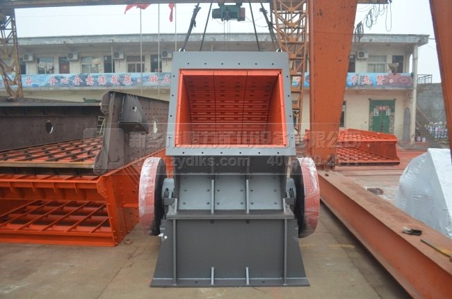 新鄉(xiāng)鼎力時產(chǎn)量錘式破碎機(jī)